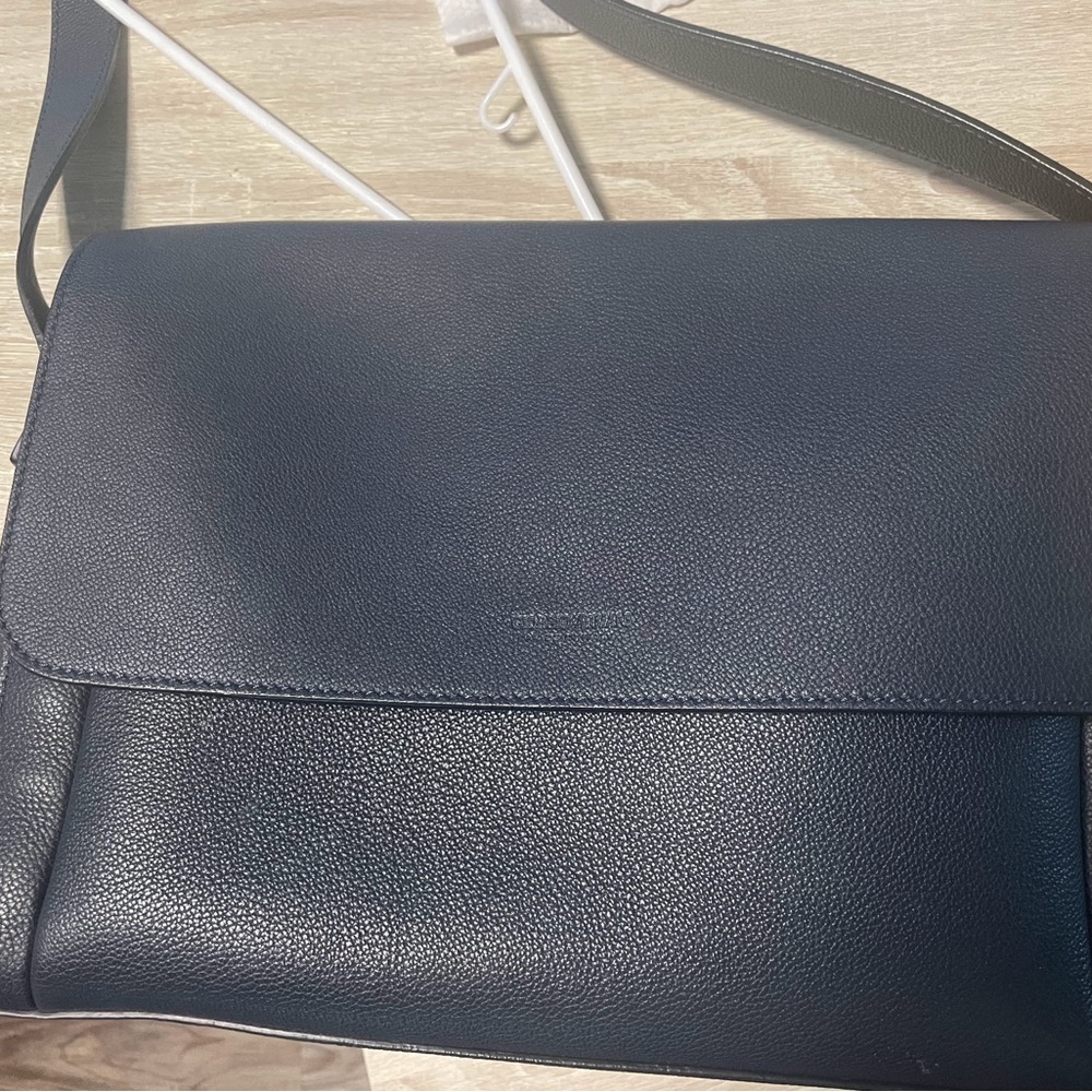 Armani men’s tumble leather messenger bag